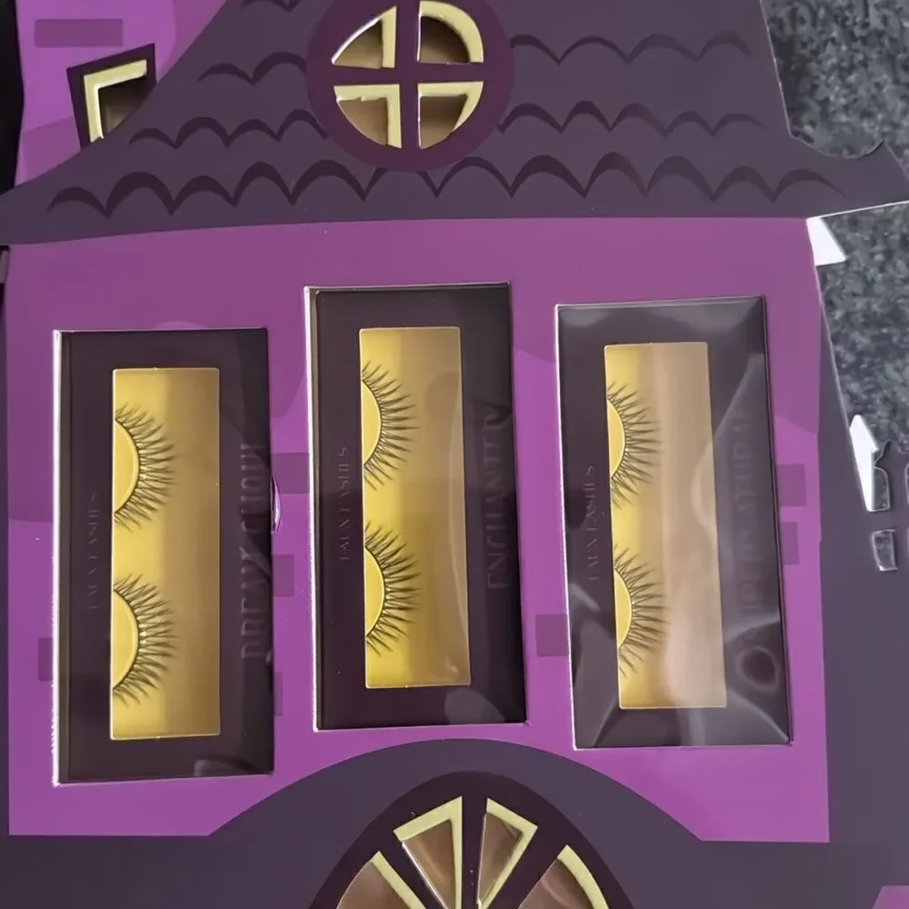 faux lashes  set  spooky haunted mansion Halloween
